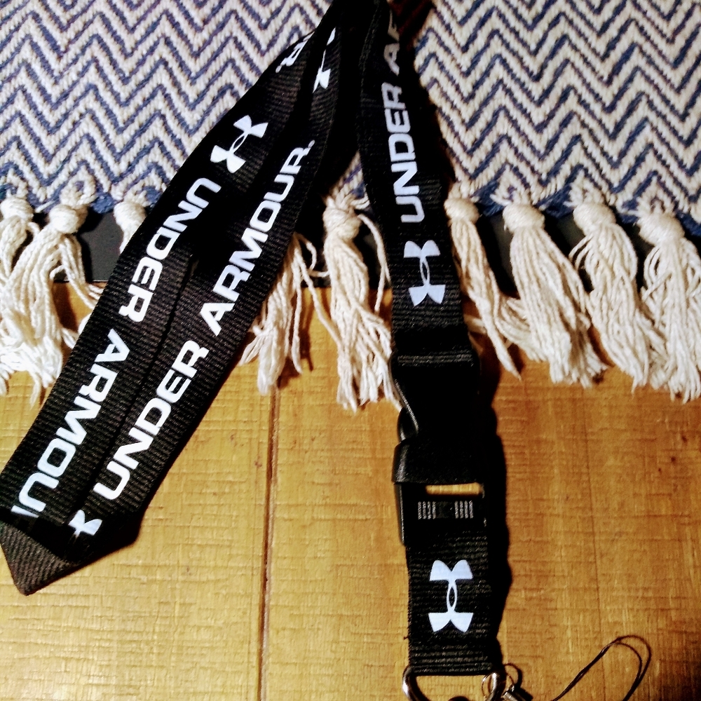 Under Armour out of sight lanyard keychain ID Holder black…